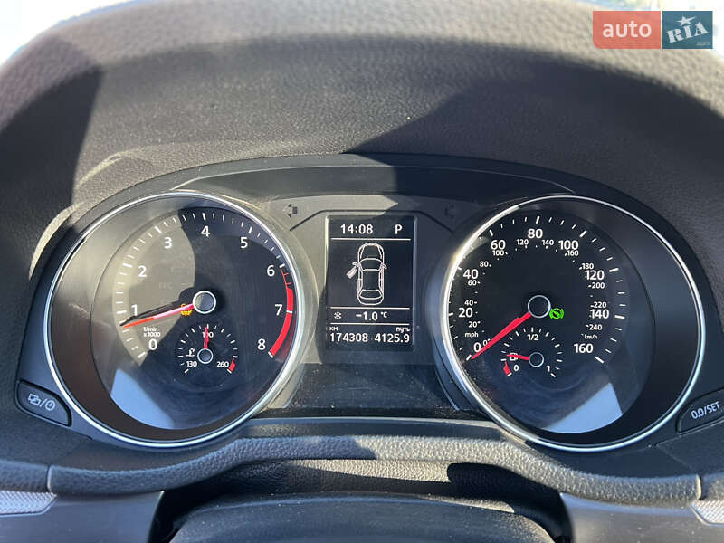 Седан Volkswagen Passat 2016 в Конотопе