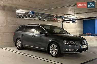 Универсал Volkswagen Passat 2012 в Львове