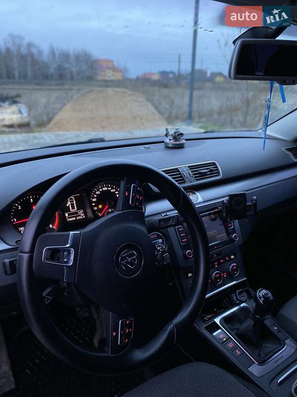 Универсал Volkswagen Passat 2013 в Радехове