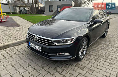 Седан Volkswagen Passat 2018 в Одессе