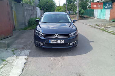 Седан Volkswagen Passat 2012 в Киеве