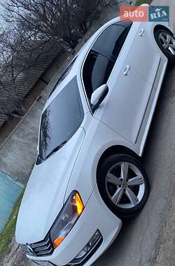 Седан Volkswagen Passat 2012 в Олександрії