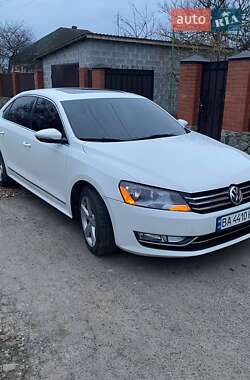 Седан Volkswagen Passat 2012 в Олександрії