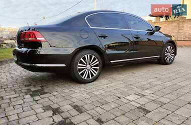 Седан Volkswagen Passat 2014 в Ровно