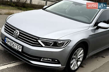 Універсал Volkswagen Passat 2017 в Житомирі