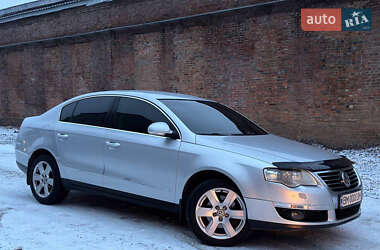 Седан Volkswagen Passat 2010 в Ахтырке