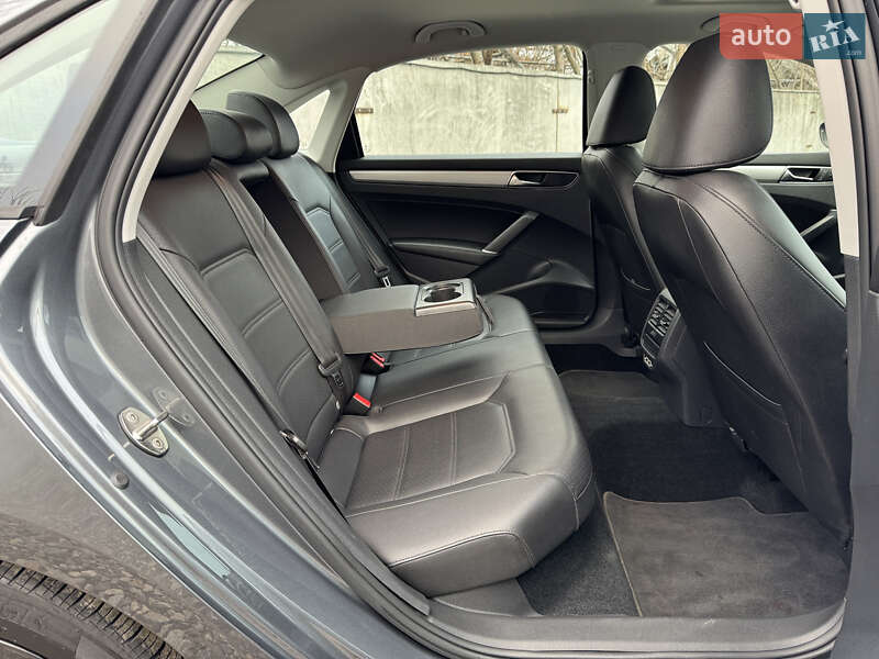 Седан Volkswagen Passat 2018 в Києві