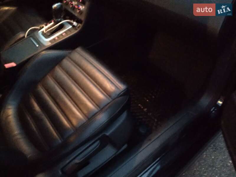 Универсал Volkswagen Passat 2014 в Киеве