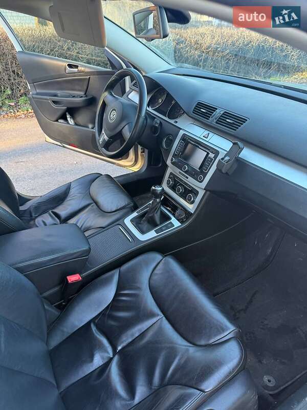 Універсал Volkswagen Passat 2010 в Вінниці