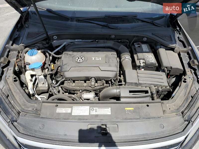 Седан Volkswagen Passat 2017 в Одессе