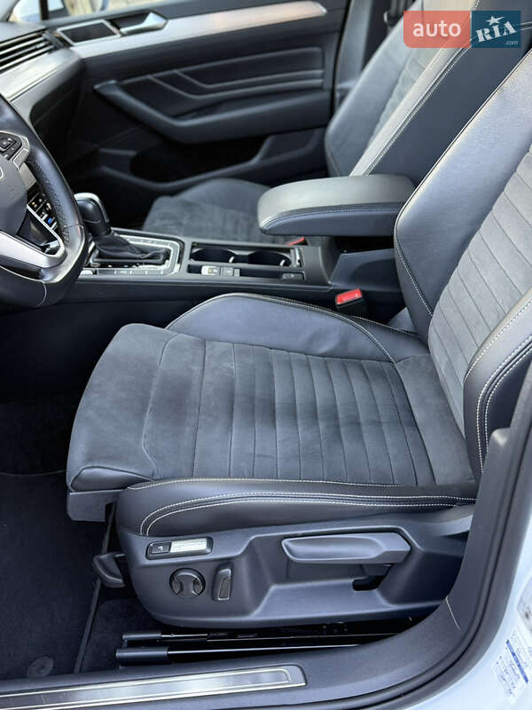 Универсал Volkswagen Passat 2022 в Луцке