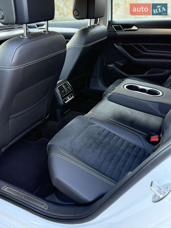 Универсал Volkswagen Passat 2022 в Луцке