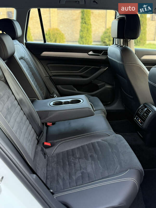 Универсал Volkswagen Passat 2022 в Луцке