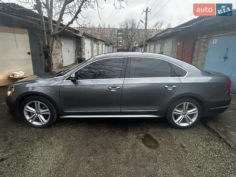 Седан Volkswagen Passat 2015 в Нікополі