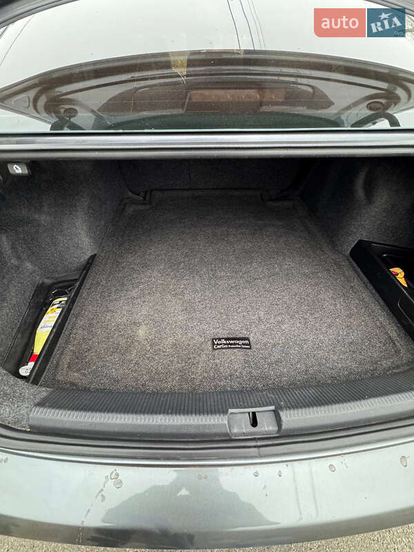 Седан Volkswagen Passat 2012 в Широком