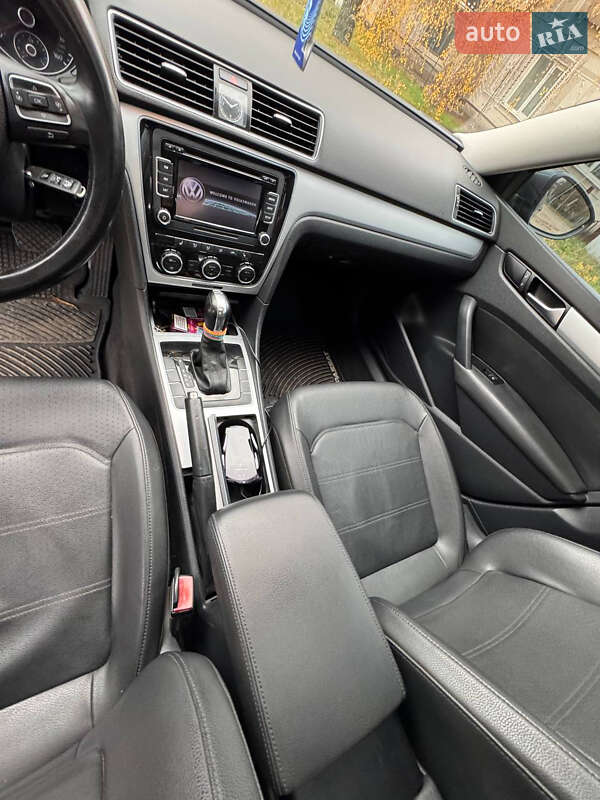 Седан Volkswagen Passat 2012 в Широком