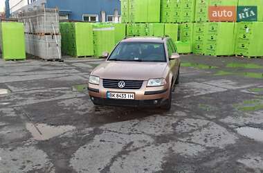 Універсал Volkswagen Passat 2004 в Рівному