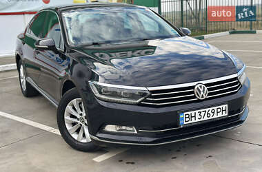 Седан Volkswagen Passat 2017 в Южном