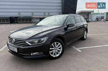Універсал Volkswagen Passat 2016 в Житомирі