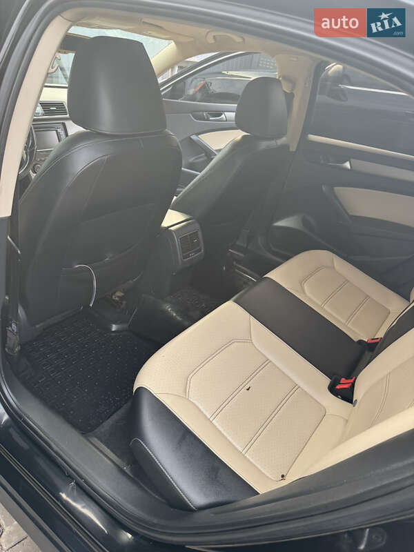 Седан Volkswagen Passat 2014 в Николаеве