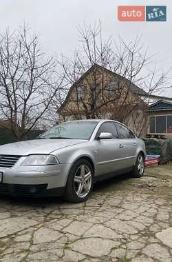 Седан Volkswagen Passat 2003 в Киеве
