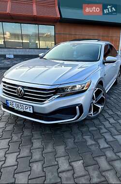 Седан Volkswagen Passat 2019 в Кривом Роге