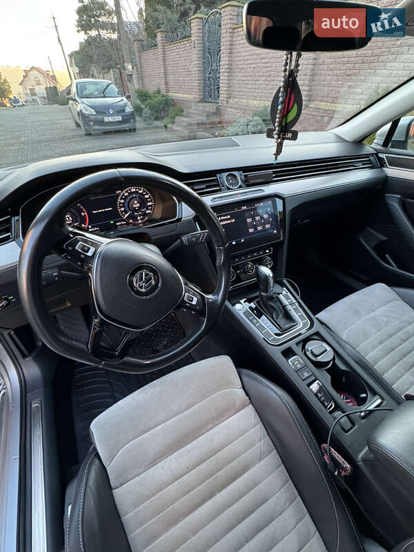Універсал Volkswagen Passat 2019 в Чернівцях