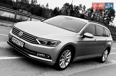 Універсал Volkswagen Passat 2017 в Житомирі