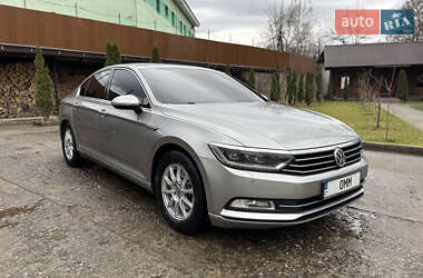 Седан Volkswagen Passat 2015 в Солотвине