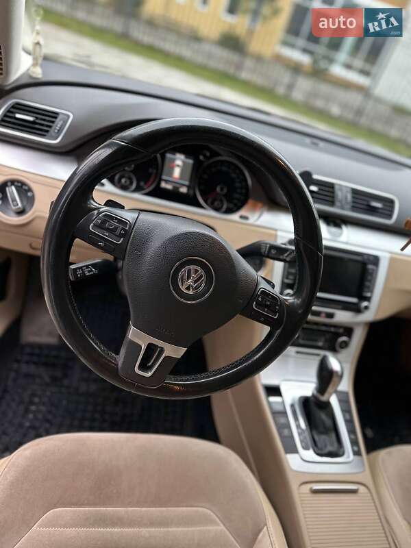Универсал Volkswagen Passat 2011 в Житомире