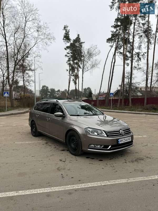 Универсал Volkswagen Passat 2011 в Житомире
