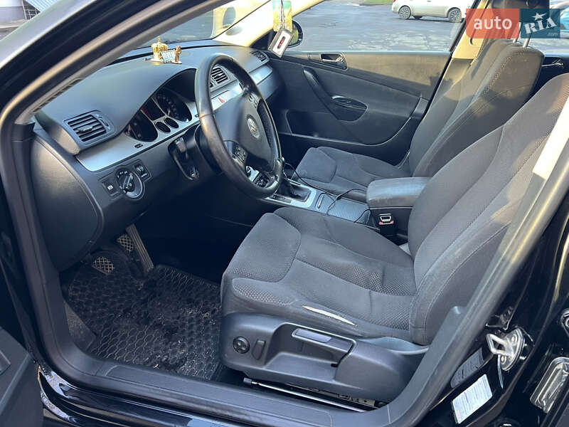 Універсал Volkswagen Passat 2008 в Рівному