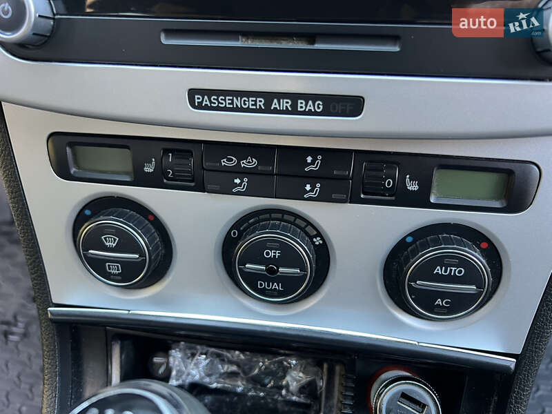 Універсал Volkswagen Passat 2008 в Рівному