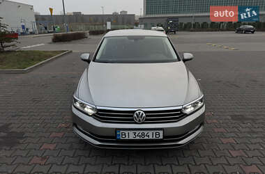 Седан Volkswagen Passat 2015 в Кременчуге