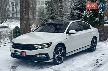 Седан Volkswagen Passat 2021 в Киеве