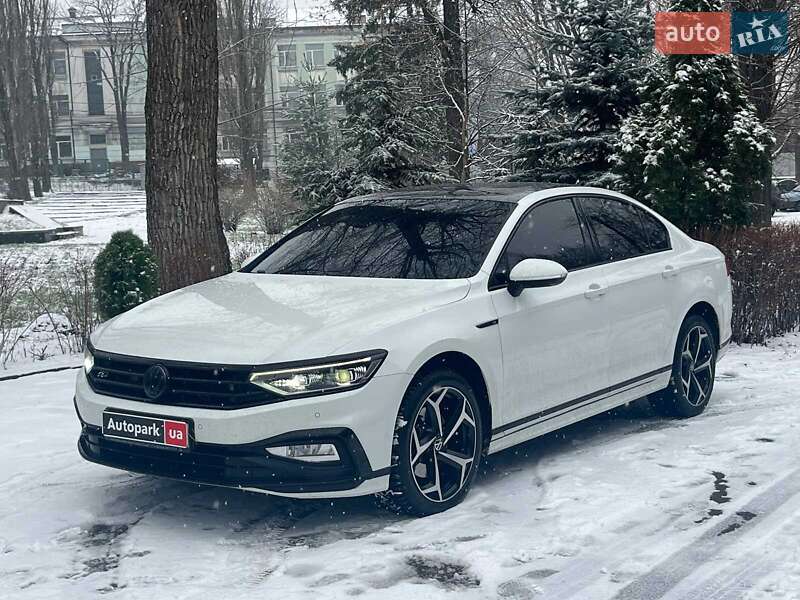 Volkswagen Passat 2021