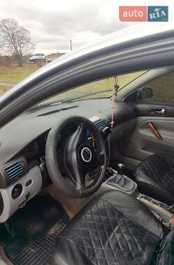 Седан Volkswagen Passat 2000 в Каменке-Бугской