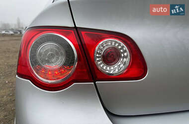 Седан Volkswagen Passat 2005 в Умани