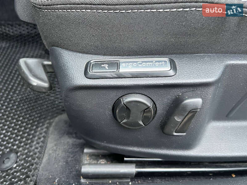 Універсал Volkswagen Passat 2015 в Вінниці фото 41 Універсал Volkswagen Passat 2015 в Вінниці