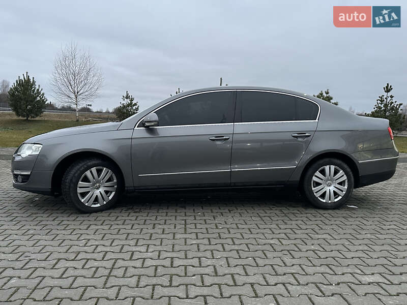 Седан Volkswagen Passat 2006 в Любомлі