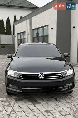 Седан Volkswagen Passat 2018 в Виноградове