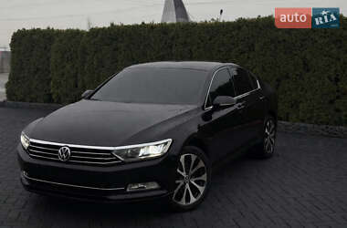 Седан Volkswagen Passat 2018 в Виноградові