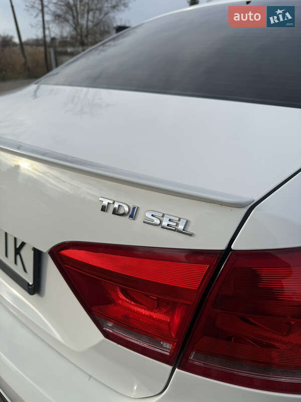 Седан Volkswagen Passat 2014 в Львові