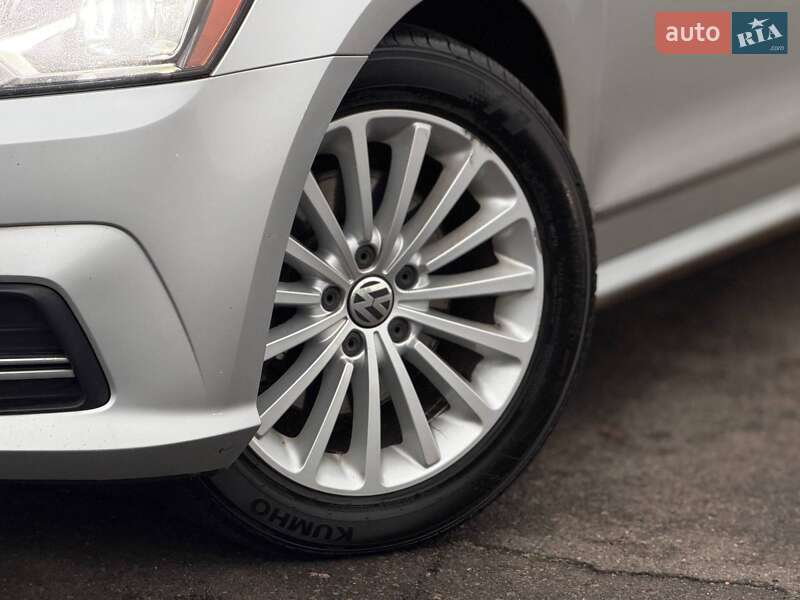 Седан Volkswagen Passat 2016 в Кривому Розі