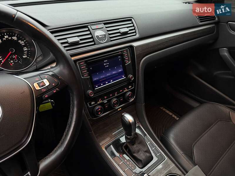 Седан Volkswagen Passat 2016 в Кривому Розі