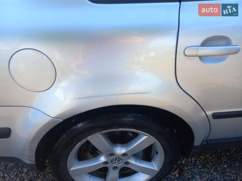 Седан Volkswagen Passat 2004 в Калуше