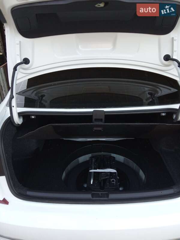 Седан Volkswagen Passat 2016 в Одессе