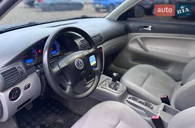 Седан Volkswagen Passat 2004 в Коломиї