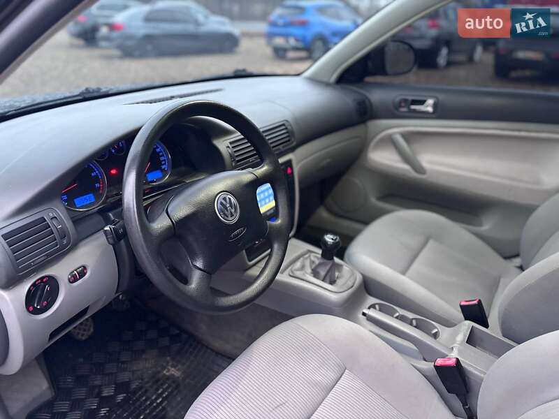 Седан Volkswagen Passat 2004 в Коломиї