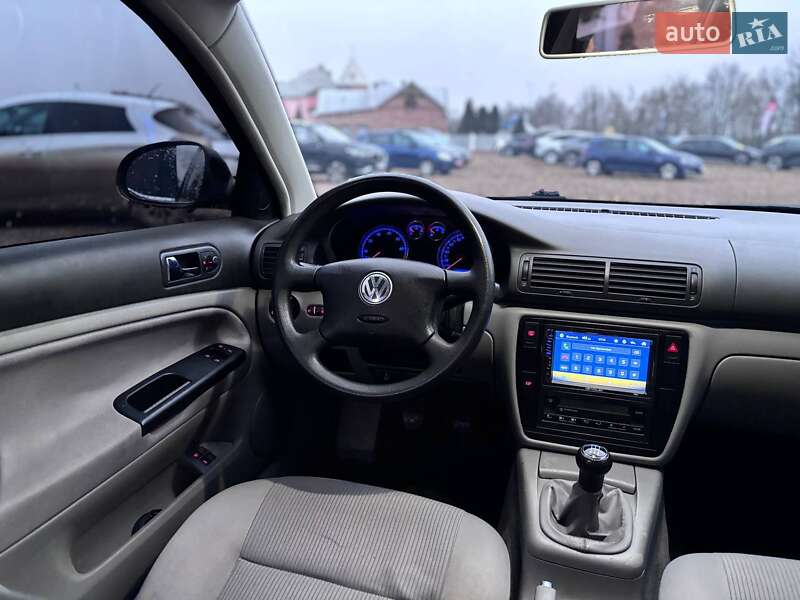 Седан Volkswagen Passat 2004 в Коломиї